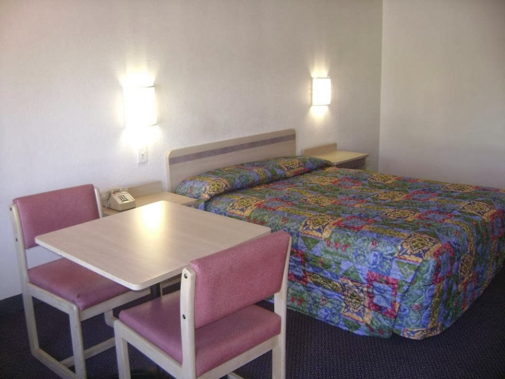 Motel Beechmont | 3960 9 Mile Rd, Cincinnati, OH 45255, USA | Phone: (513) 752-1800