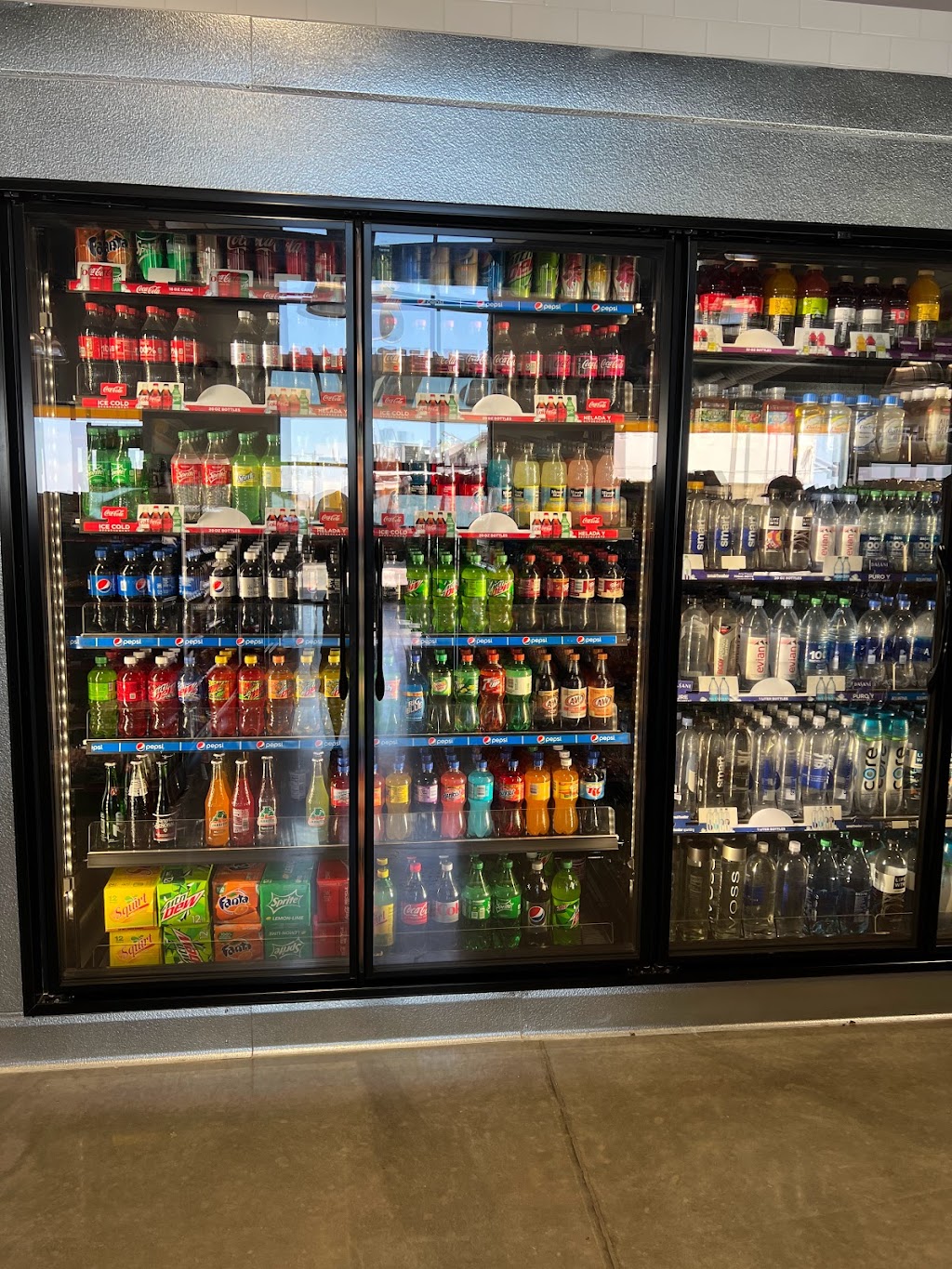 N S Mini Mart | 951 W Teapot Dome Ave, Porterville, CA 93257, USA | Phone: (559) 781-1059