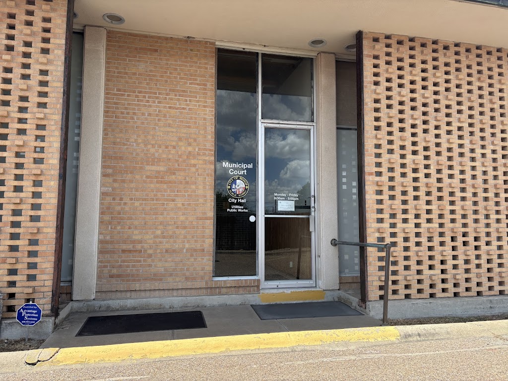 Bishop City Office | 203 E Main St, Bishop, TX 78343, USA | Phone: (361) 584-2567