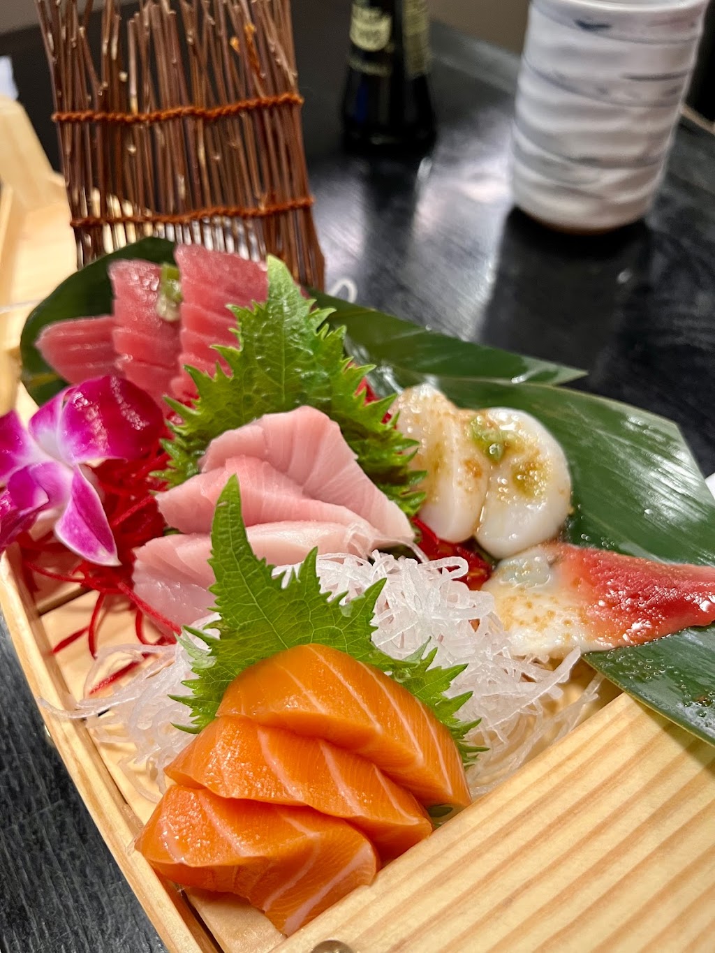 Tatsu Sushi Japanese Cuisine | 4408 W Magnolia Blvd, Burbank, CA 91505, USA | Phone: (818) 848-3769