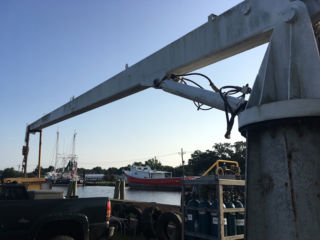 Cheramie Marine Repair Shop, 2211 N Bayou Dr, Golden Meadow, LA 70357