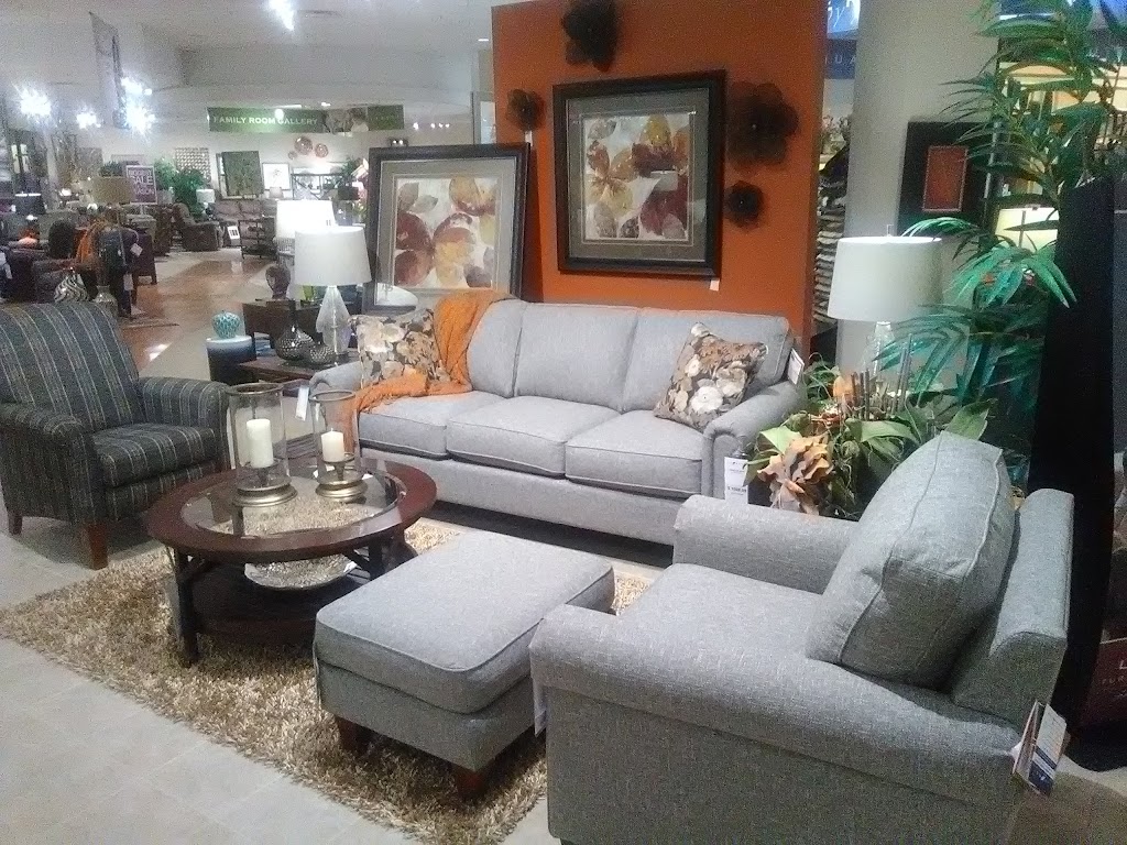 La-Z-Boy Furniture Galleries | 5330 E Southport Rd, Indianapolis, IN 46237 | Phone: (317) 898-2209