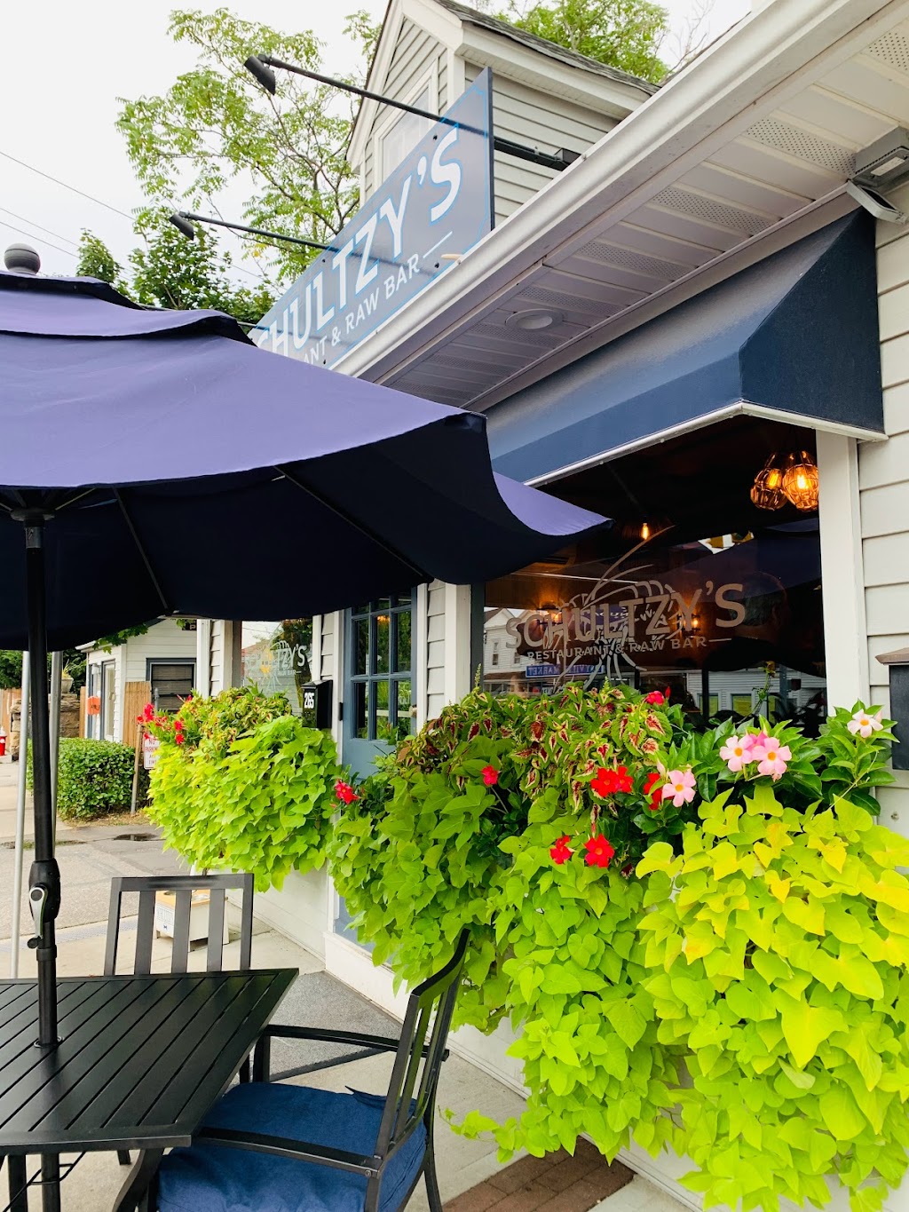 Schultzys Restaurant | 265 Bayville Ave, Bayville, NY 11709, USA | Phone: (516) 588-6240