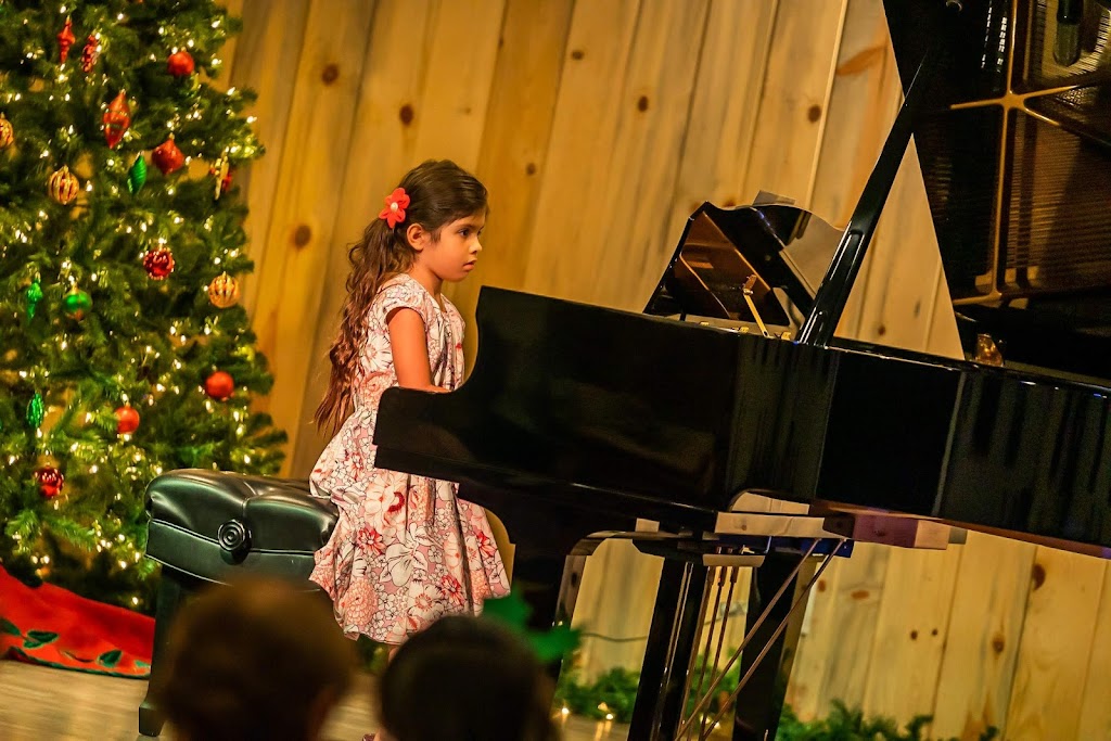 Lacys Piano Explorers | 318 W Stanford Ave, Gilbert, AZ 85233, USA | Phone: (602) 730-1341