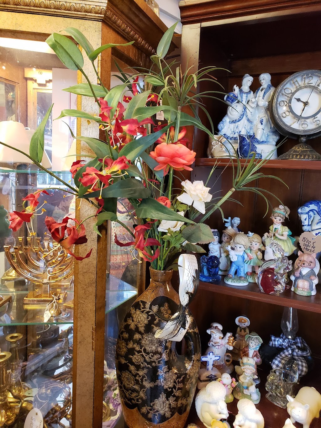 TJS Antiques & Collectibles | 1445B S Lowry St, Smyrna, TN 37167, USA | Phone: (615) 828-2951