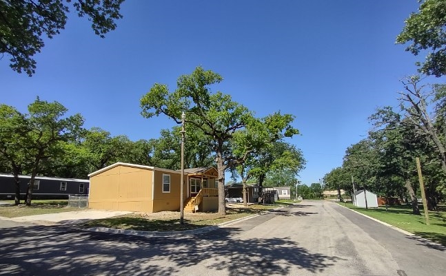 Green Oaks Mobile Home Community | 6919 9 Mile Azle Rd, Fort Worth, TX 76135, USA | Phone: (972) 376-0875