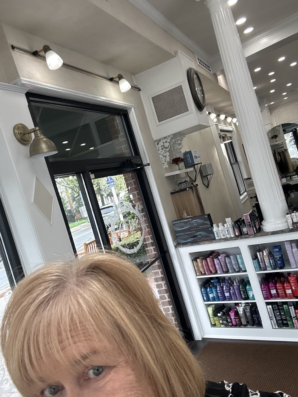 Salon Fringe | 180 Broadway, Amityville, NY 11701, USA | Phone: (631) 991-3180
