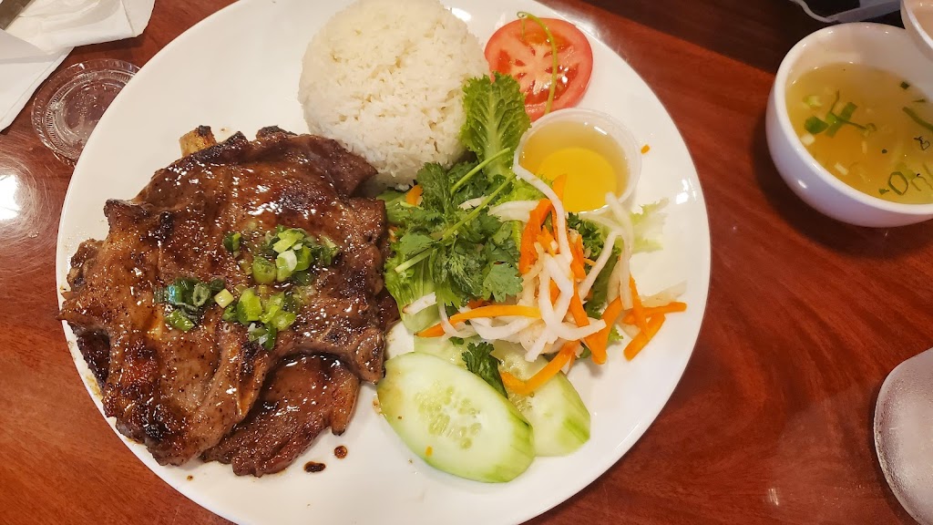 Saigon Bistro | 1701 Willow Pass Rd F, Concord, CA 94520, USA | Phone: (925) 827-1231