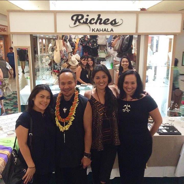 Riches Kahala | 4211 Waialae Ave, Honolulu, HI 96816, USA | Phone: (808) 737-3303