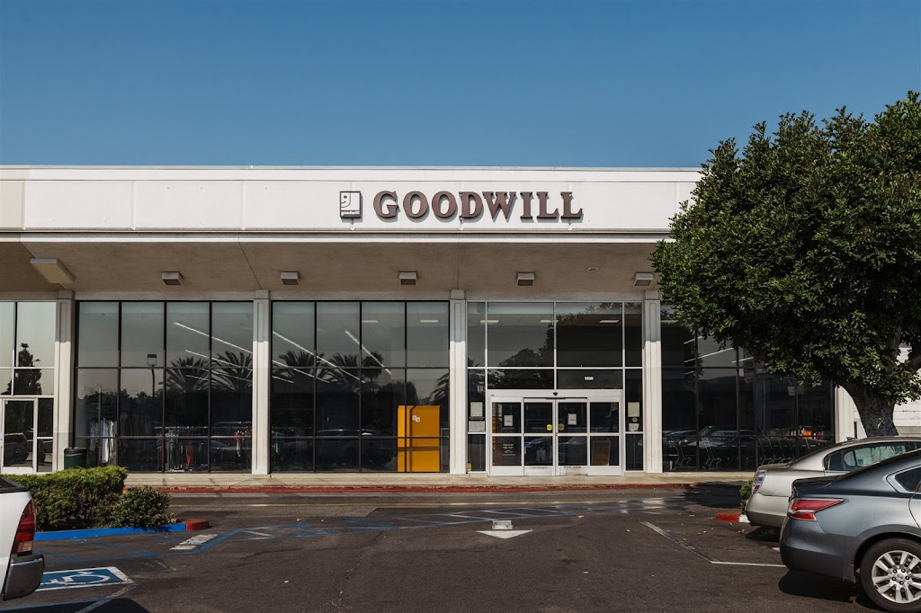 Goodwill of Orange County | 1800 N Grand Ave, Santa Ana, CA 92705, USA | Phone: (714) 352-7790