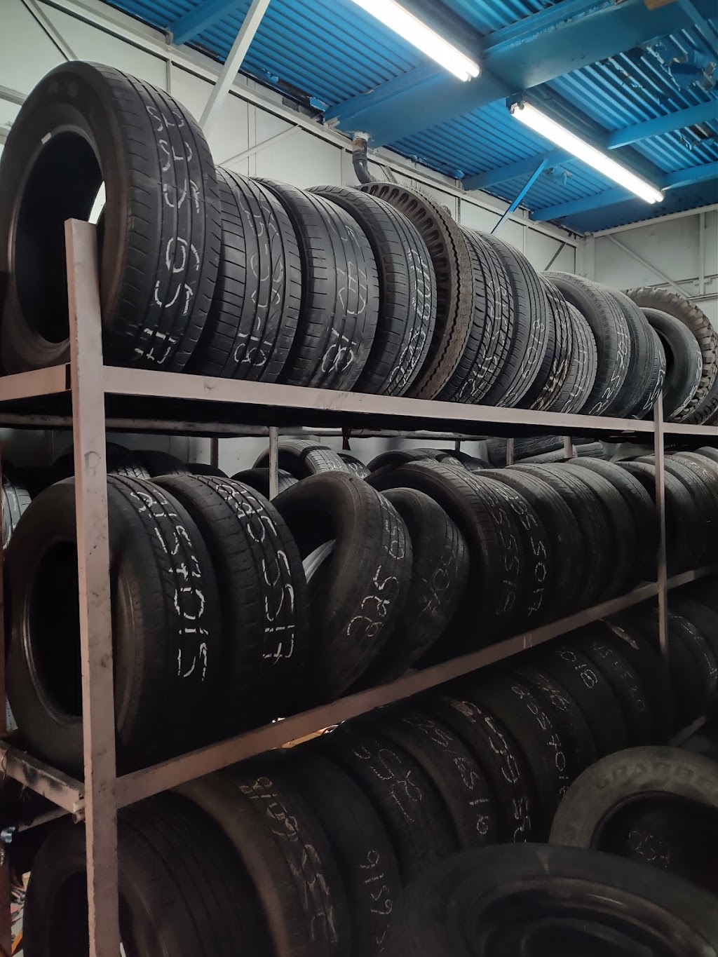 Latino Tires | 600 W Bonanza Rd, Las Vegas, NV 89106, USA | Phone: (702) 379-5775