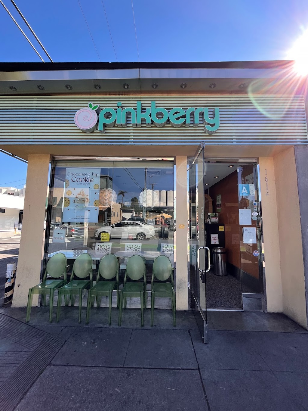 Redbox | 1146 N 35th Ave, Phoenix, AZ 85009, USA | Phone: (866) 733-2693