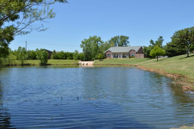 Creekside Village Apartments | 25 Creek View Dr, Edmond, OK 73003, USA | Phone: (405) 715-9007