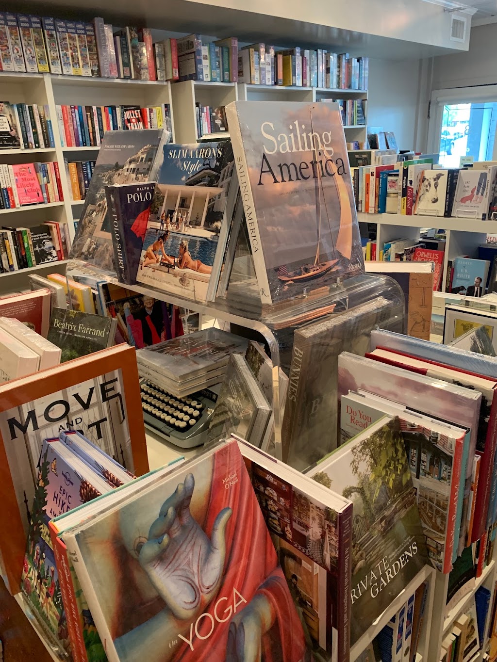 Locust Valley Bookstore | 8 Birch Hill Rd, Locust Valley, NY 11560, USA | Phone: (516) 676-1313