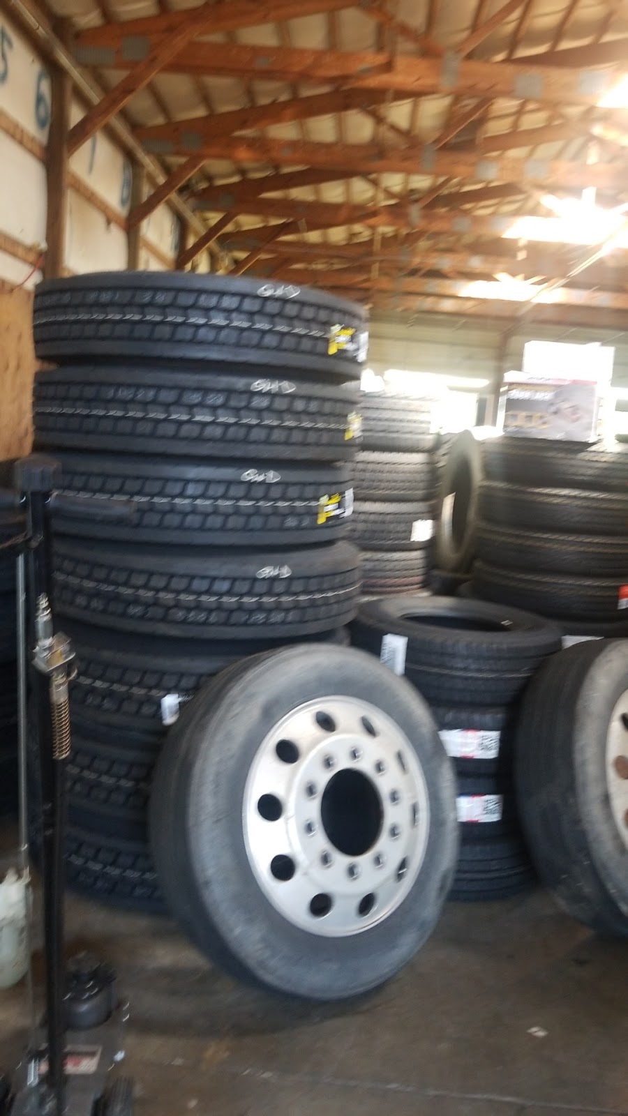 Killys Tires | 716 E Broad St, Fuquay-Varina, NC 27526, USA | Phone: (919) 609-3975