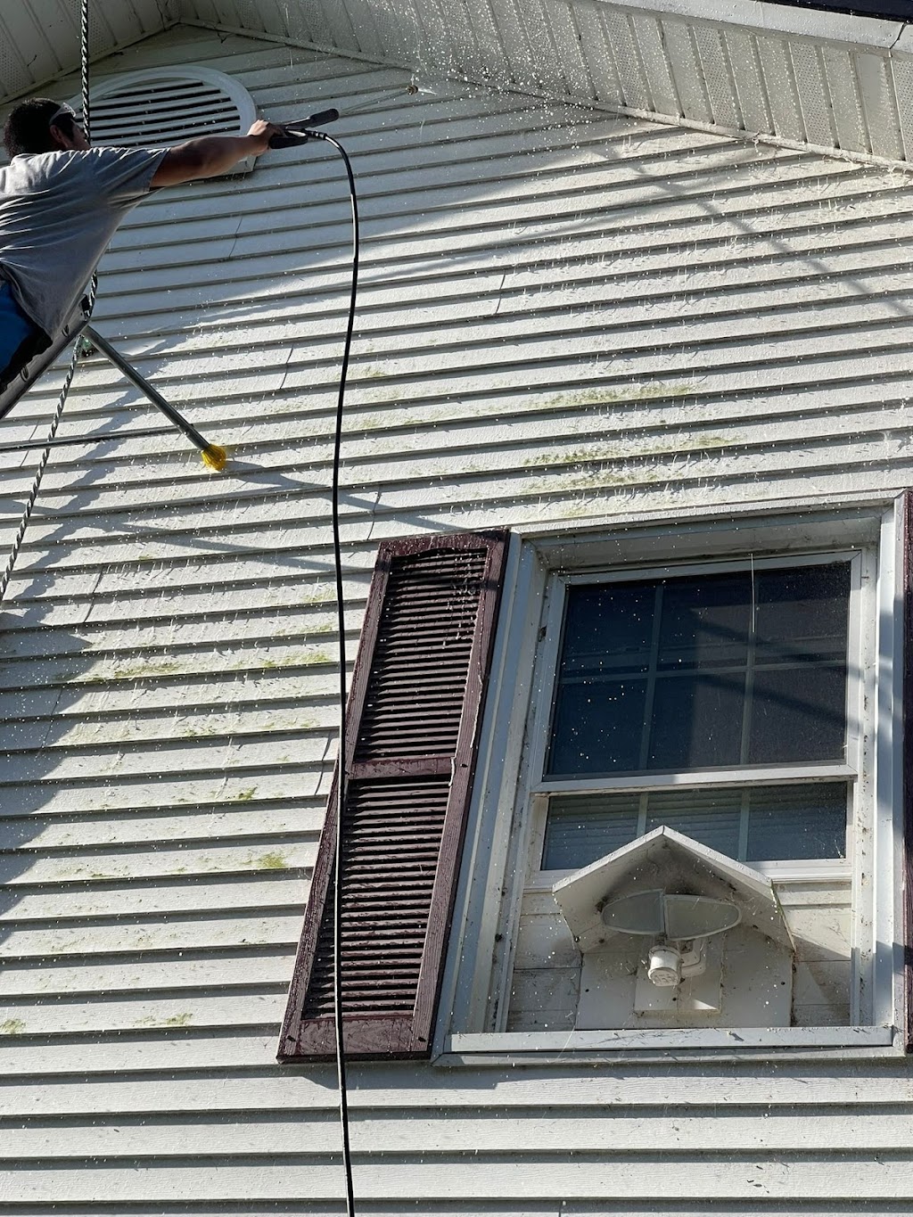 Reyes Quality Roofing LLC | 3517 W Hillcrest Ave, Dayton, OH 45406, USA | Phone: (937) 516-6686