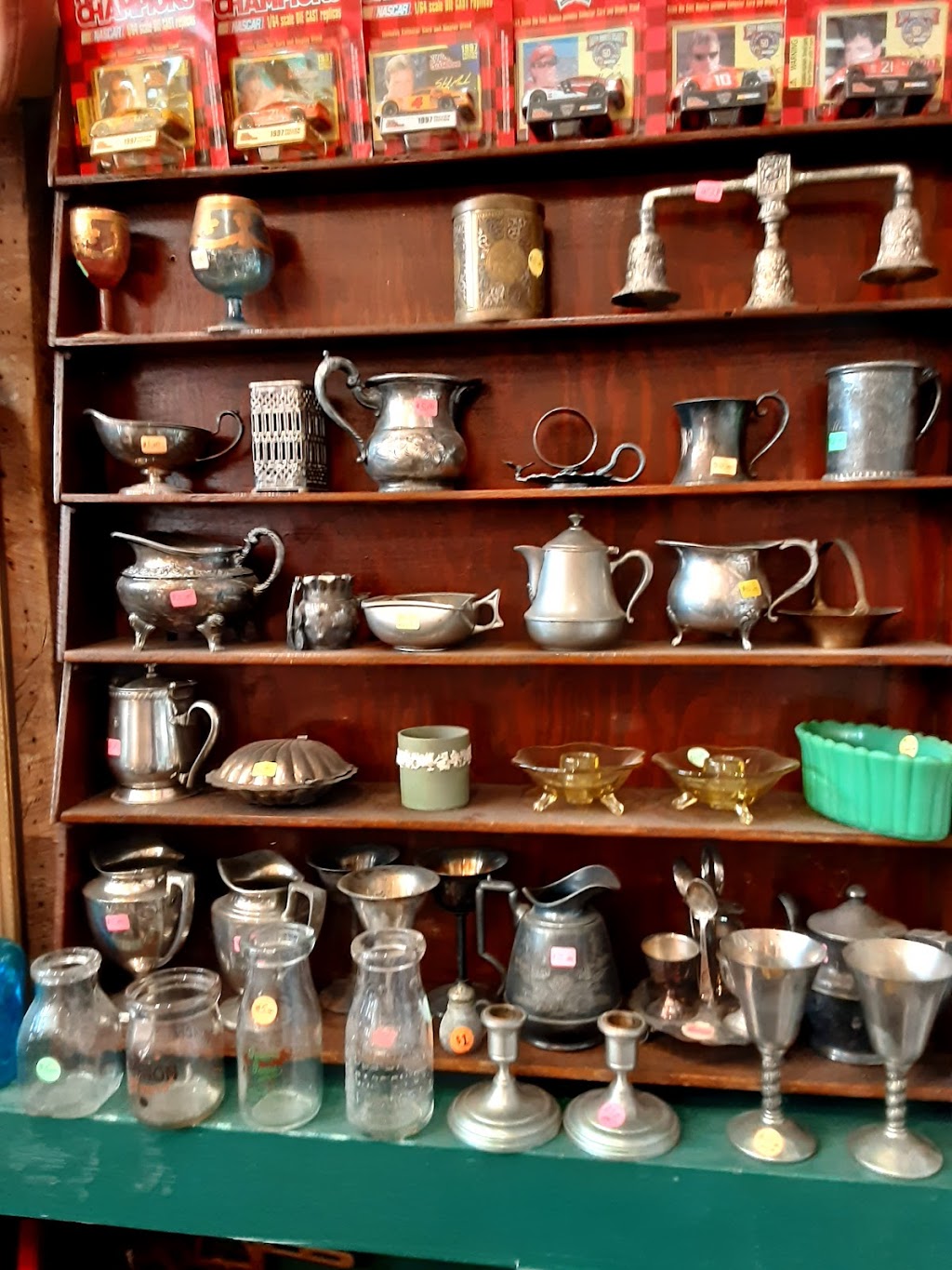 Abbotts Affordable Antiques | 32 West St, Gloversville, NY 12078, USA | Phone: (518) 775-6252