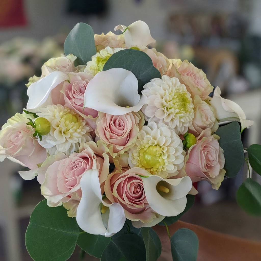 Chavez Wholesale Flowers Inc. | 309 E I St, Ontario, CA 91764, USA | Phone: (909) 986-2456