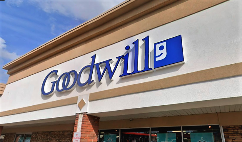 Goodwill Chardon | 425 Water St, Chardon, OH 44024, USA | Phone: (440) 901-0100