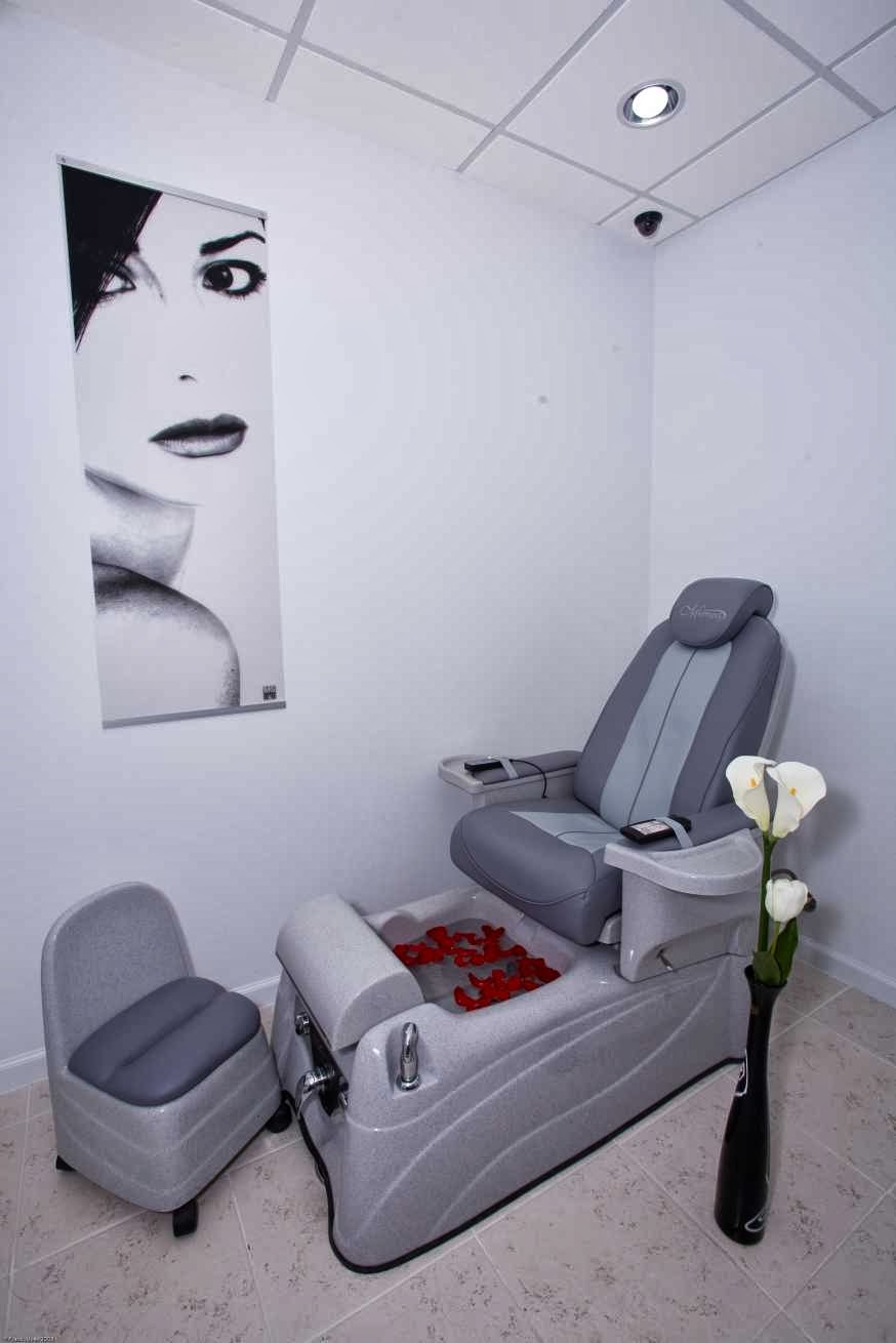 Moda Hair Design and Spa | 8280 W State Rd 84, Davie, FL 33324, USA | Phone: (954) 306-6675