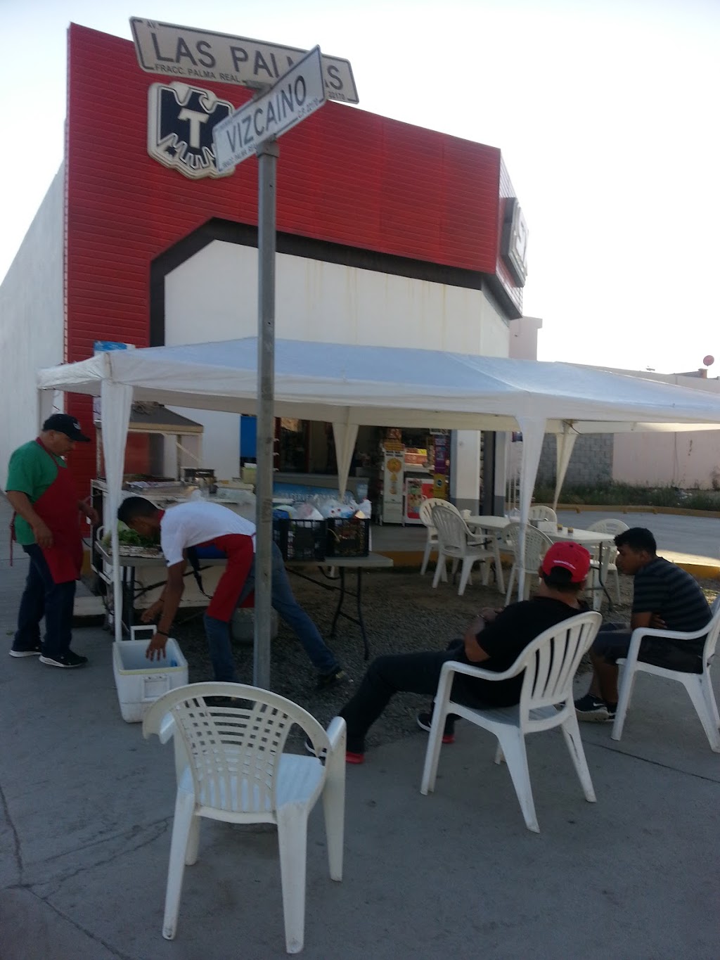 SIX Tienda | Fraccionamiento, Puerto Nuevo, 22164 Palma Real, B.C., Mexico | Phone: 667 817 9343