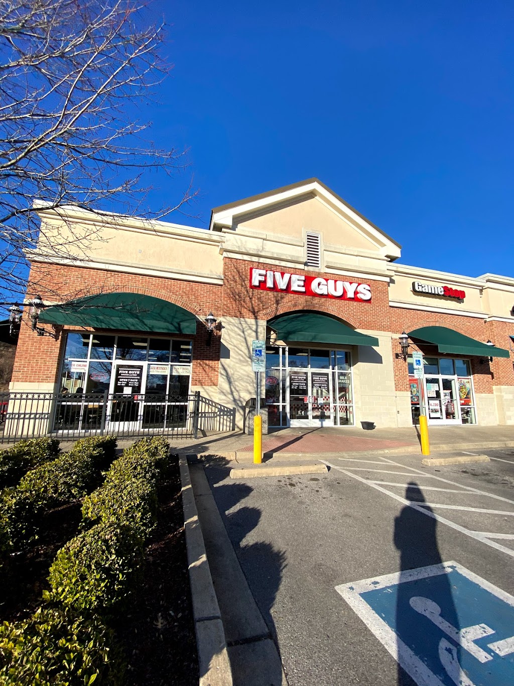 Five Guys | 300 Pleasant Grove Rd Suite 475, Mt. Juliet, TN 37122 | Phone: (615) 754-4259