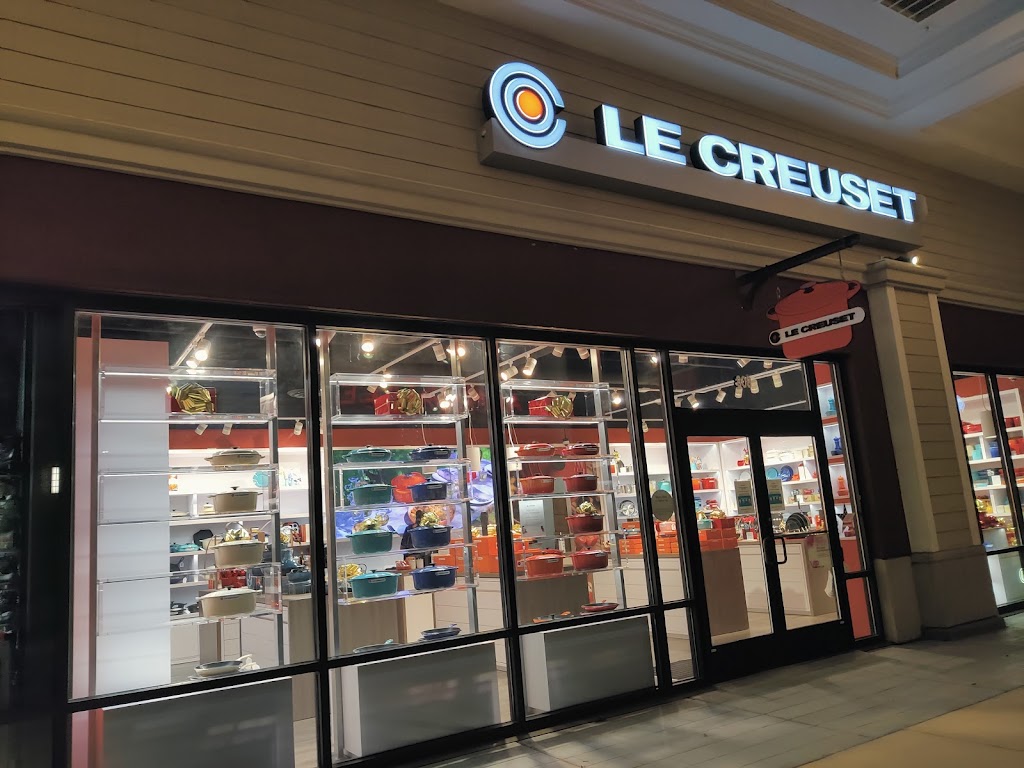 Le Creuset Outlet Store | 1600 Premium Outlets Blvd Ste 808, Norfolk, VA 23502, USA | Phone: (757) 606-2693