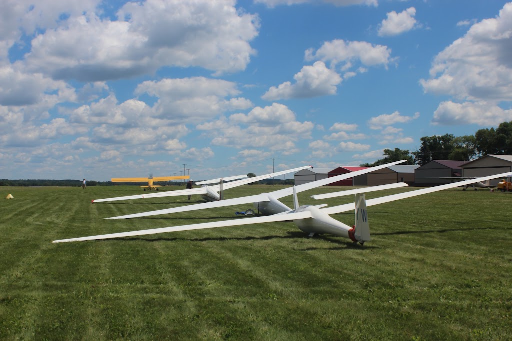 Red Wing Soaring Assocation | Hangar H-1, 617 68th Avenue, Osceola, WI 54020, USA | Phone: (651) 653-1631