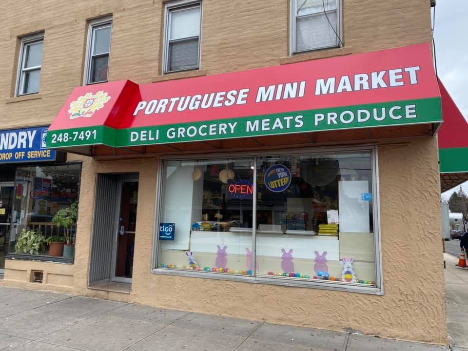 Portuguese Mini Market | 215 Mineola Blvd, Mineola, NY 11501, USA | Phone: (516) 248-7491