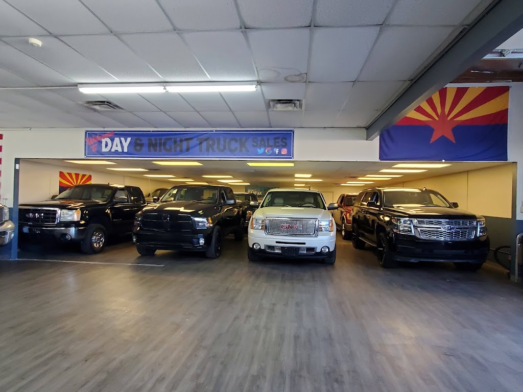 Day & Night Truck Sales | 2121 S Priest Dr #107, Tempe, AZ 85282, USA | Phone: (602) 292-8343