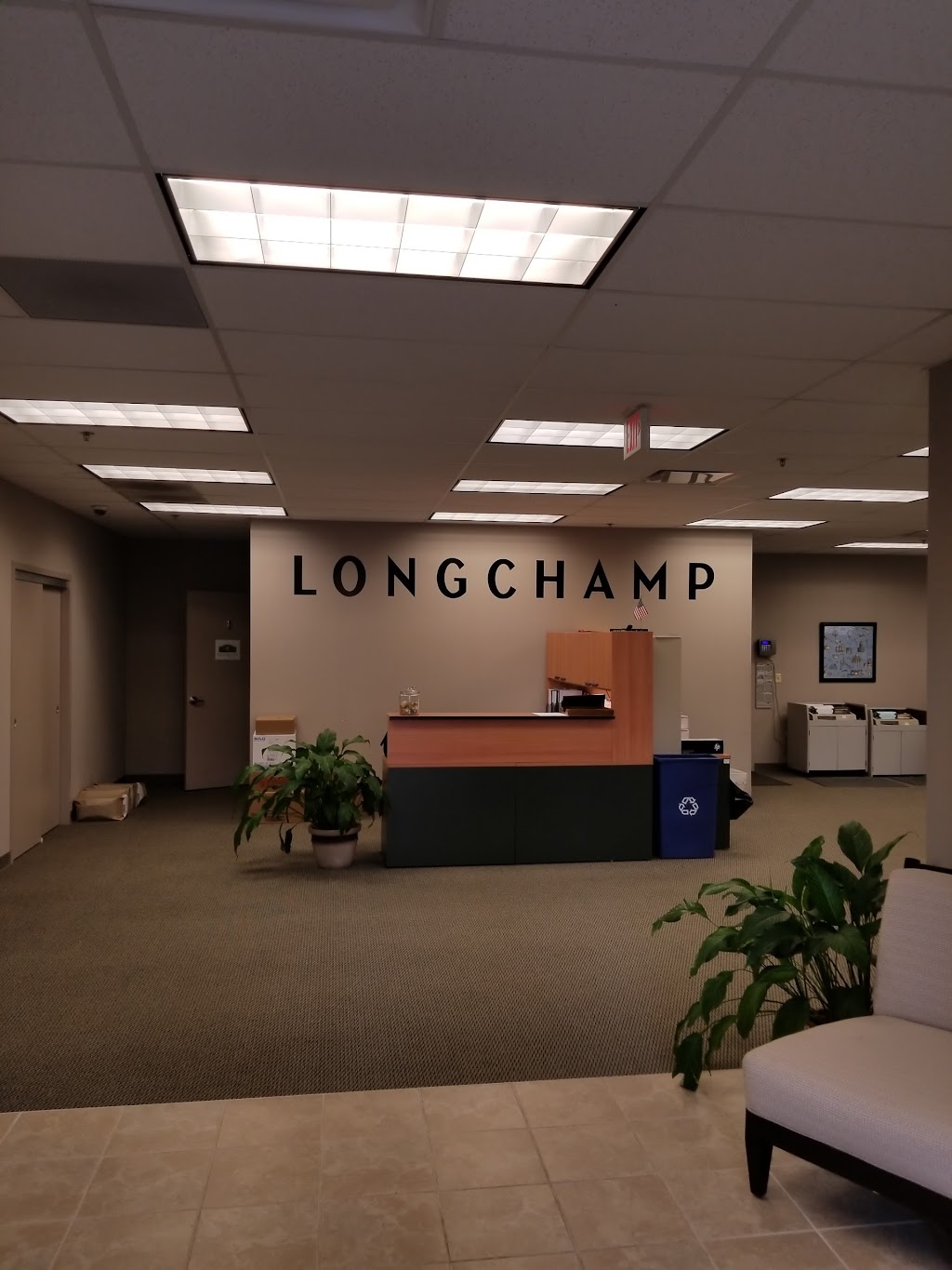 LONGCHAMP | 4 Applegate Dr suite b, Robbinsville Twp, NJ 08691, USA | Phone: (609) 581-5555