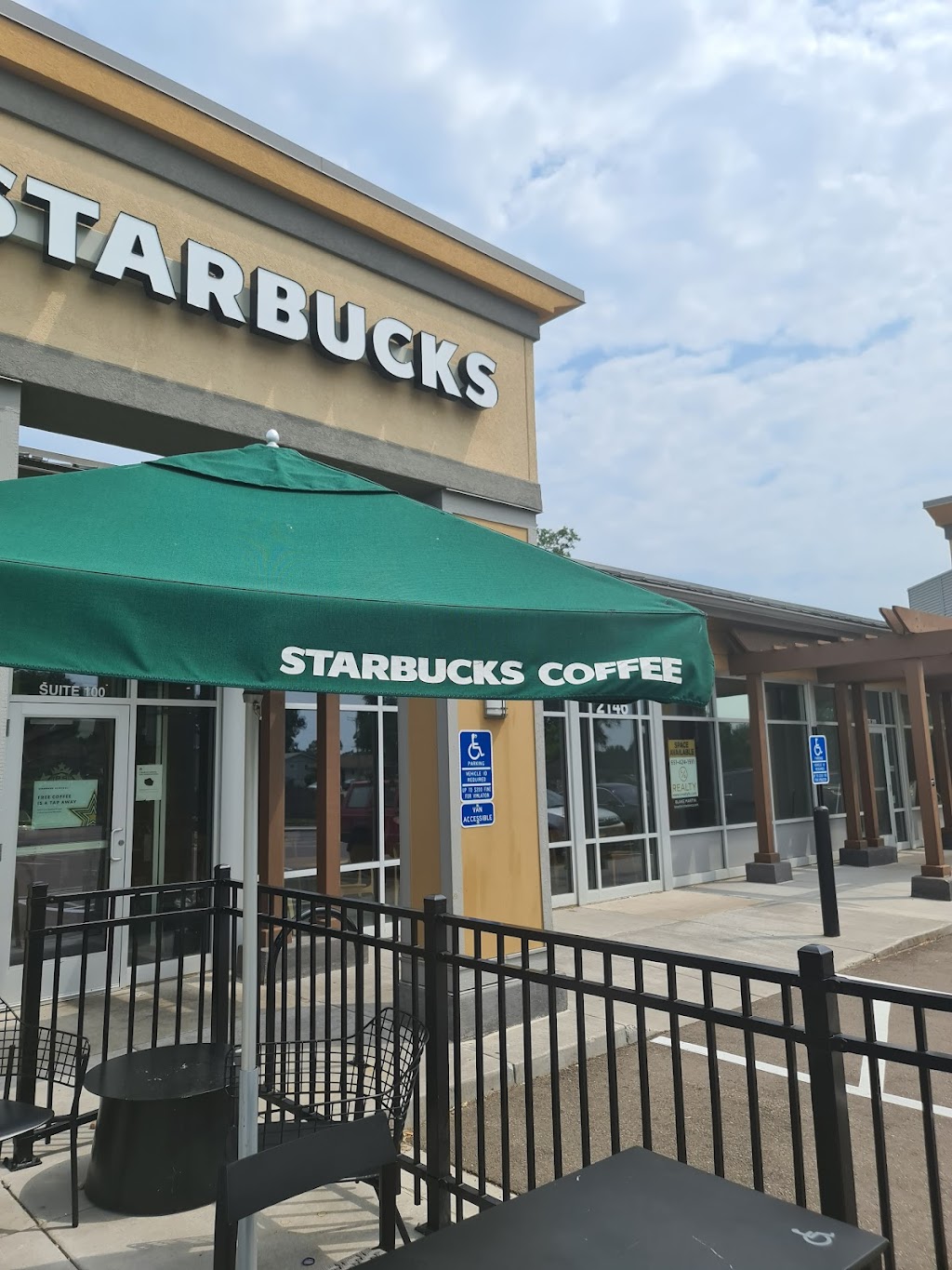 Starbucks | 2146 White Bear Ave, Maplewood, MN 55109, USA | Phone: (651) 788-1560