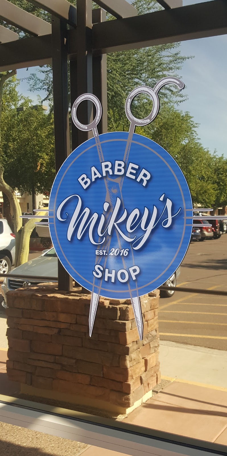 Mikeys Barber Shop | 8110 W Union Hills Dr #340, Glendale, AZ 85308, USA | Phone: (623) 251-3198