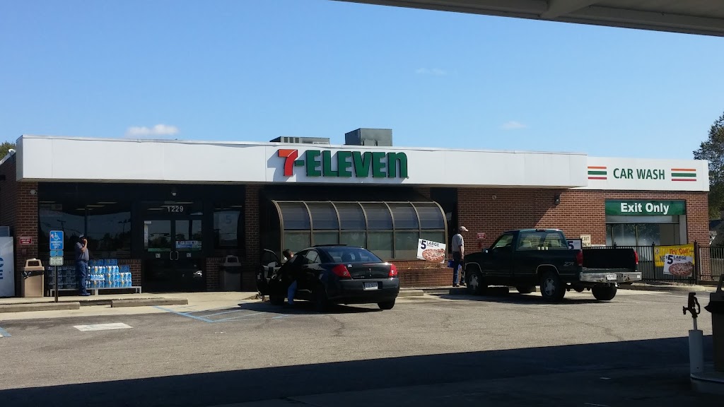 7-Eleven | 1229 Benns Church Blvd, Smithfield, VA 23430, USA | Phone: (757) 357-2010