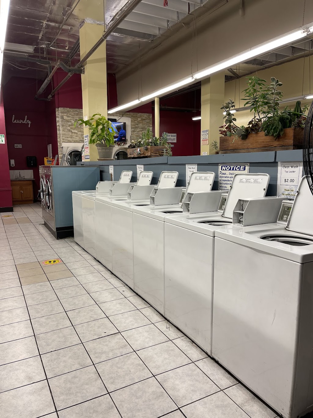 Coin Laundry | 5210 Long Beach Blvd, Long Beach, CA 90805, USA | Phone: (562) 380-5780