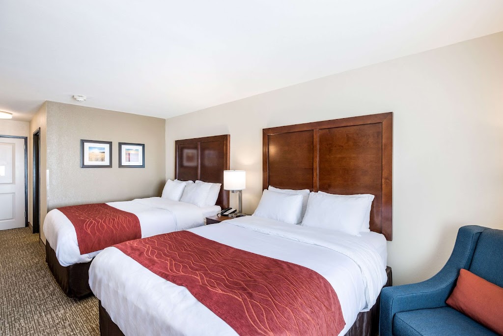 Comfort Inn Bonner Springs Kansas City | 13041 Ridge Dr, Bonner Springs, KS 66012, USA | Phone: (913) 382-3807