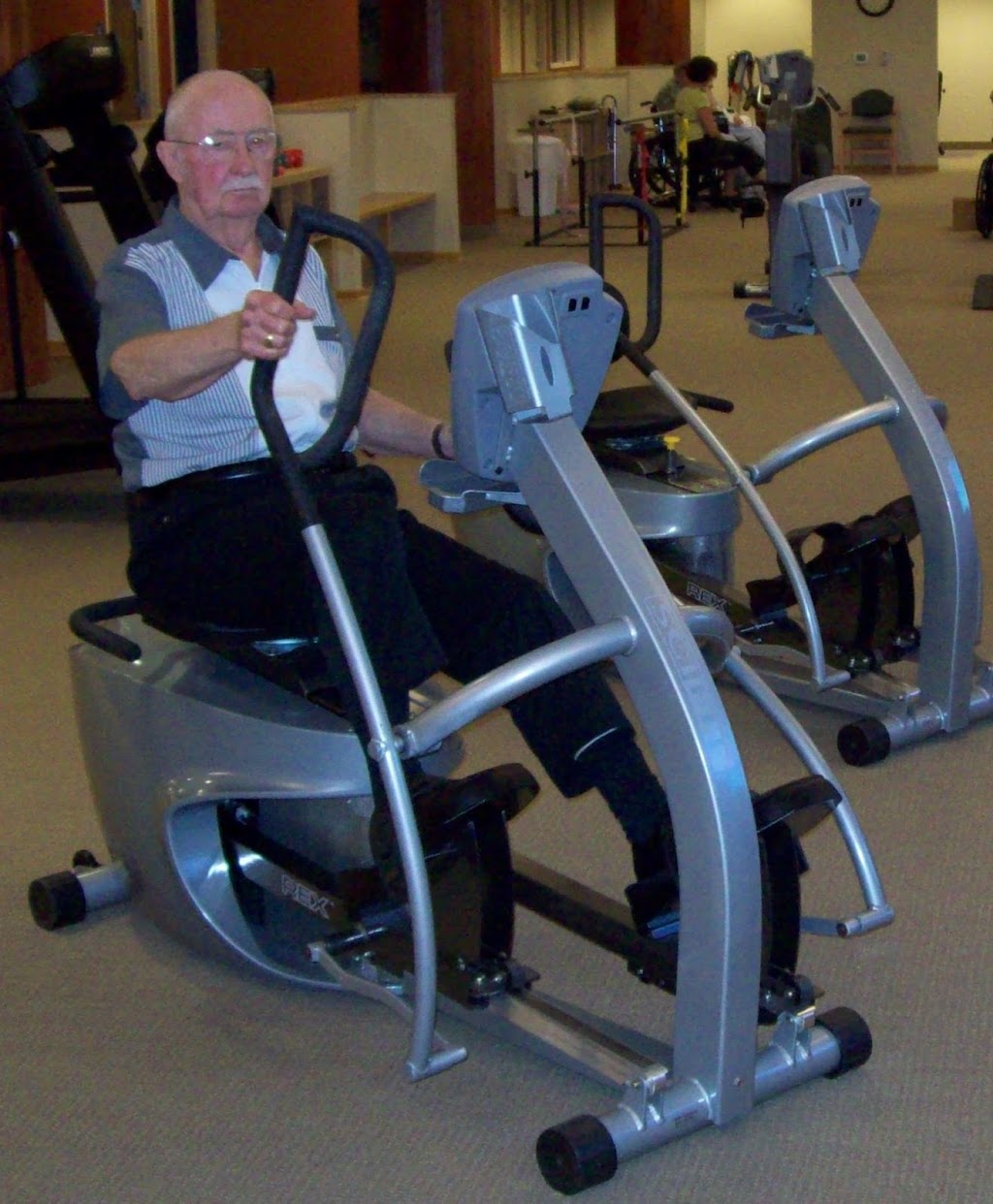 Red Oak Center For Fitness & Rehab | 1320 Wisconsin St, Hudson, WI 54016, USA | Phone: (715) 386-4520