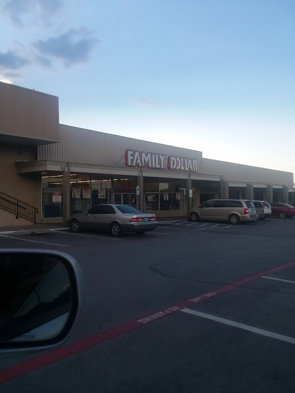 Family Dollar | 2600 Jefferson Blvd Suite 310, Dallas, TX 75211, USA | Phone: (469) 547-3552