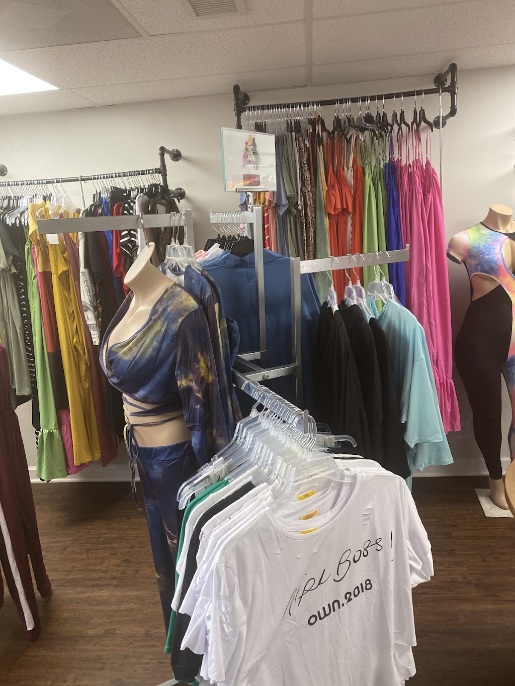L&E Fashion Boutique | 1711 Brentwood St suite 103, High Point, NC 27260, USA | Phone: (336) 307-3023