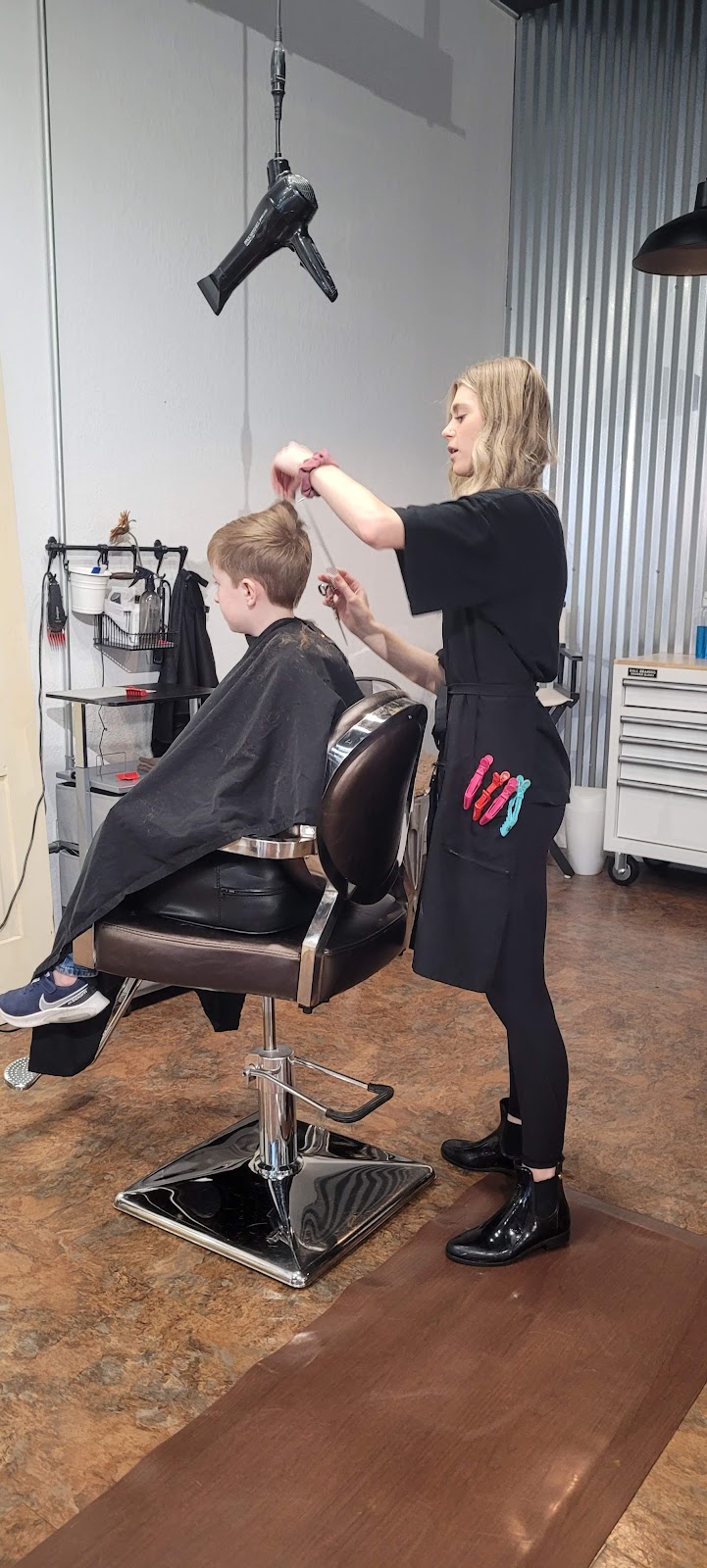 Refresh Hair Design Studio | 901 Parkway Ave #3, Elkhart, IN 46516, USA | Phone: (574) 633-6003