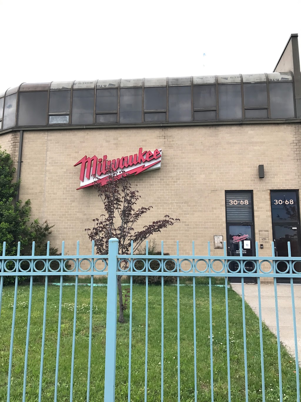 Milwaukee Electric Tool Corporation | 3068 Whitestone Expy, Queens, NY 11354, USA | Phone: (718) 886-1054