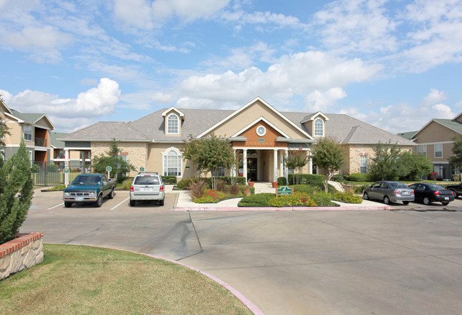 Villas of Greenville | 5000 Joe Ramsey Blvd E, Greenville, TX 75401, USA | Phone: (903) 259-6836