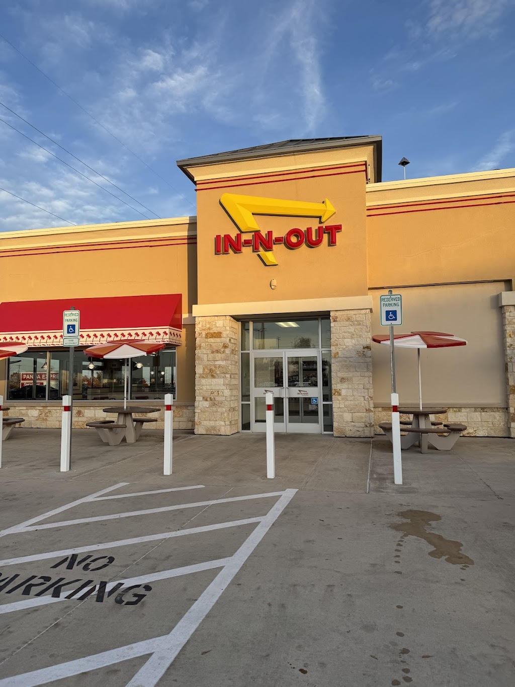 In-N-Out Burger | 3500 TX-114, Fort Worth, TX 76177, USA | Phone: (800) 786-1000