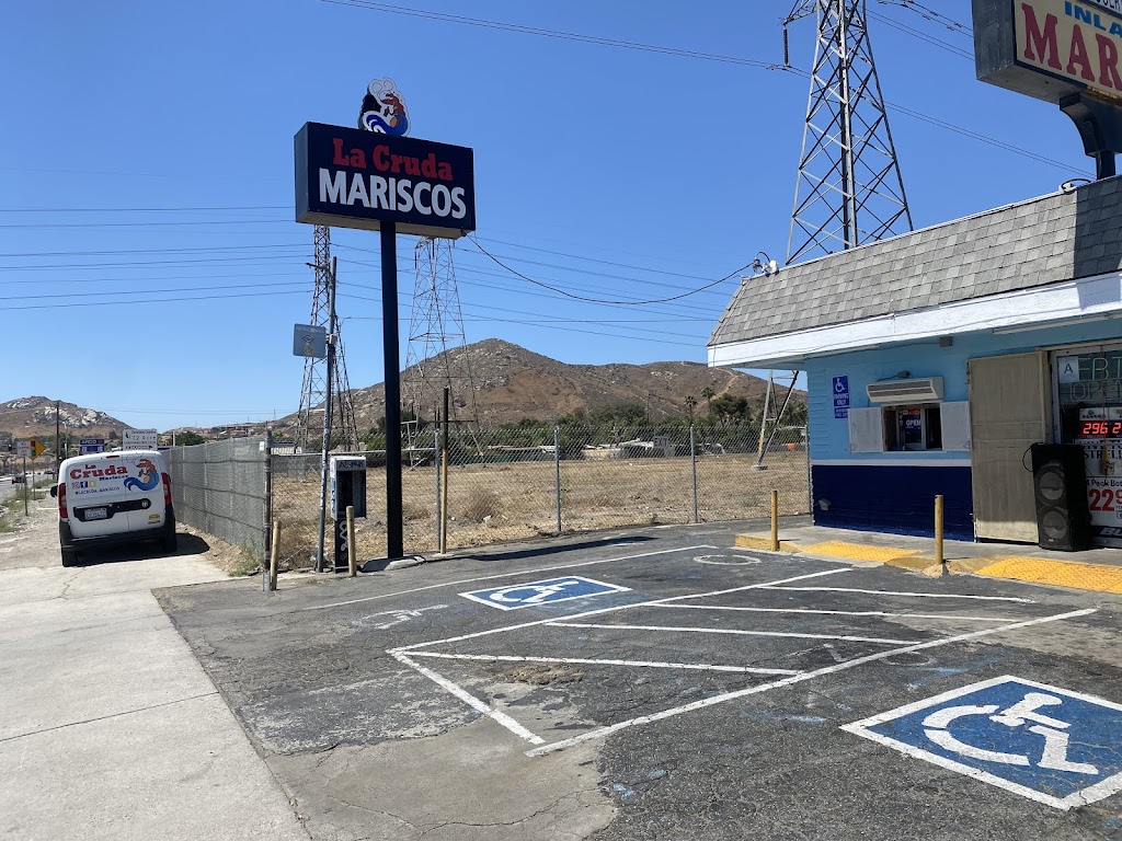 La Cruda Mariscos | 11436 Cedar Ave, Bloomington, CA 92316, USA | Phone: (909) 961-2441