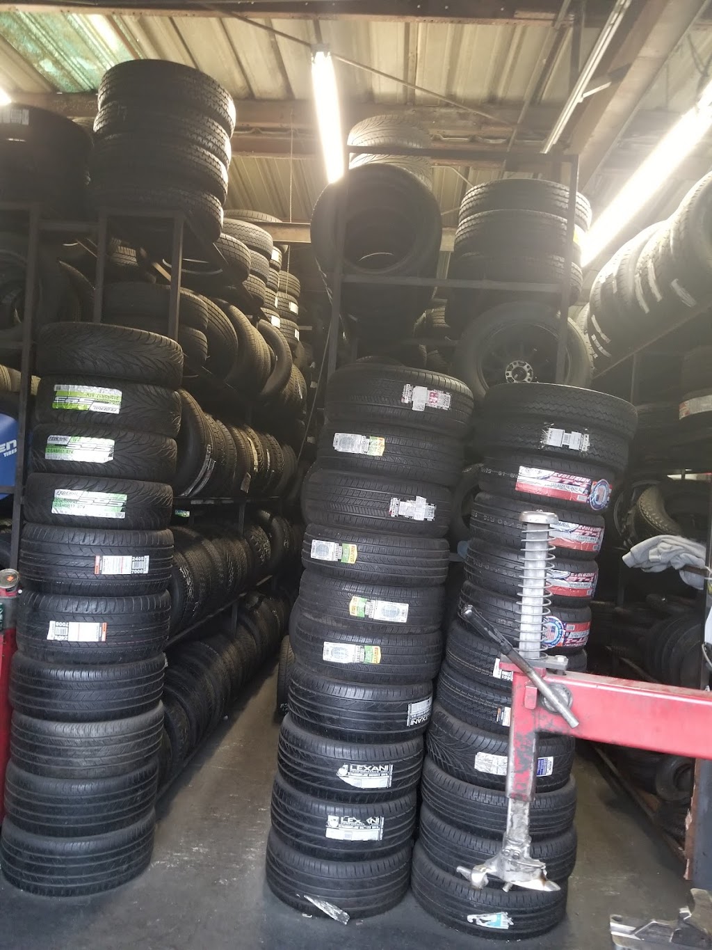 Calderon Tire Service Inc | 3045 Monterey Rd, San Jose, CA 95111, USA | Phone: (408) 363-9822