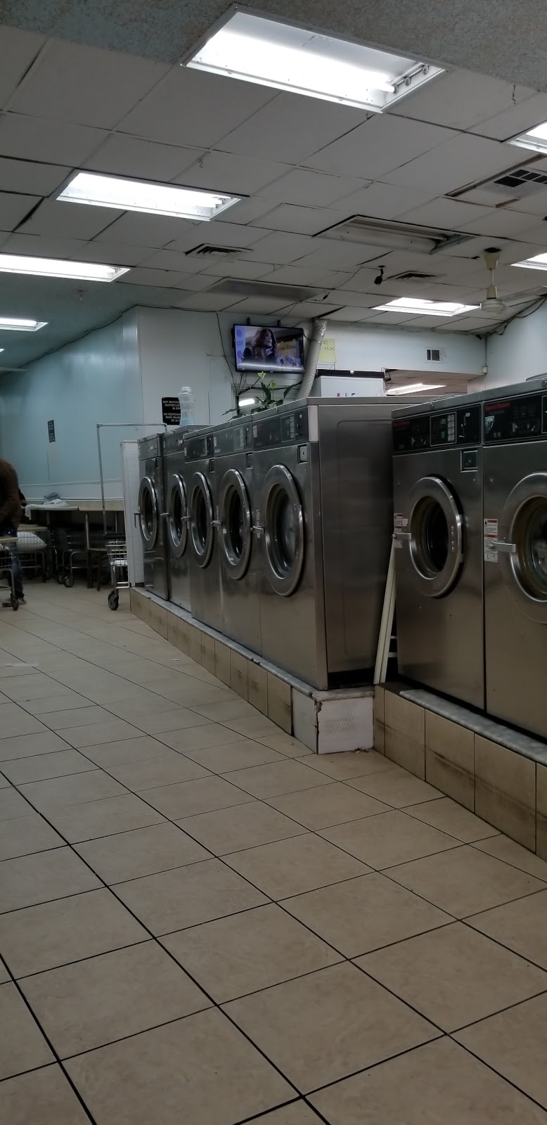 Laundra King Wash & Fold Services | 4300 Bergen Turnpike, North Bergen, NJ 07047, USA | Phone: (201) 865-7900