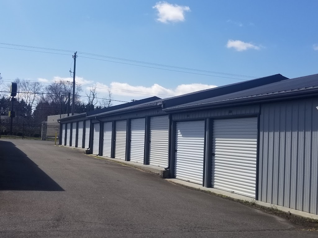 Superior Storage - Dobson | 240 Creekside Dr, Dobson, NC 27017, USA | Phone: (336) 975-5647