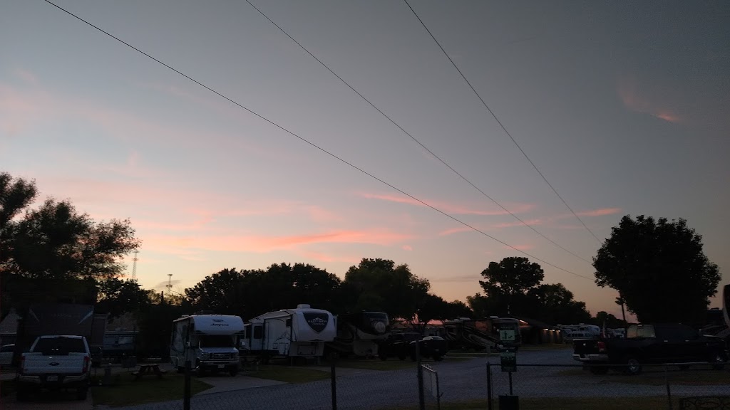 Cowtown RV Park | 7000 Interstate 20 Frontage Rd, Aledo, TX 76008, USA | Phone: (817) 441-7878