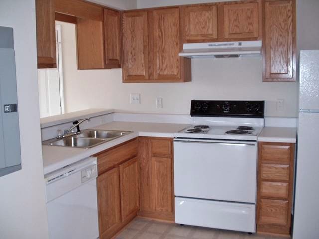 Rhynes Gate Apartments | 1110 McKimmon View Ct, Raleigh, NC 27606, USA | Phone: (919) 256-2878