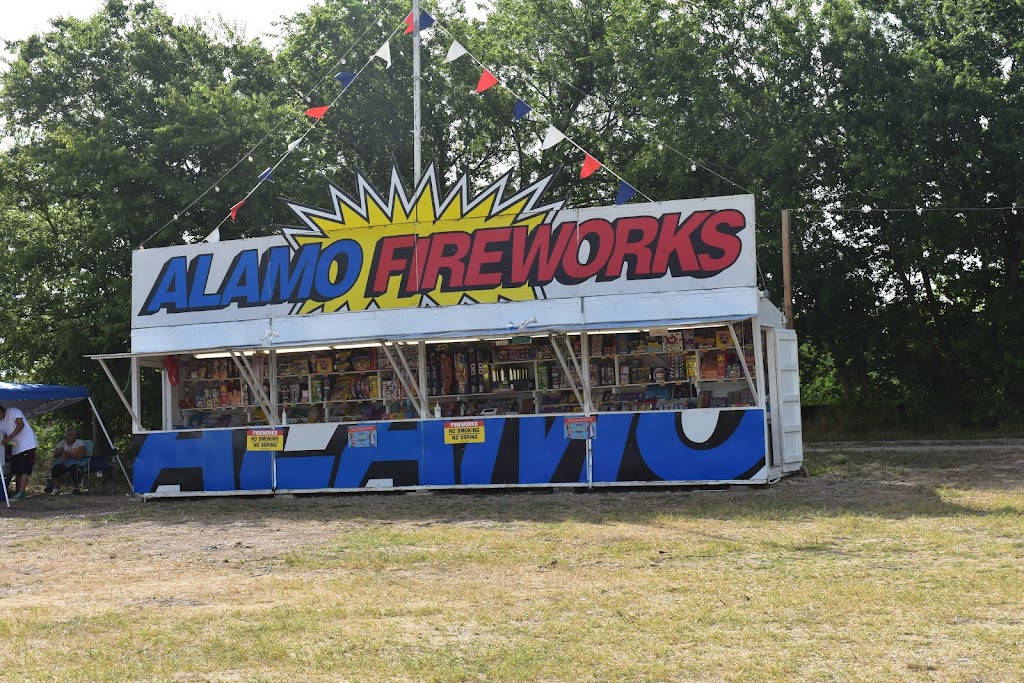 Alamo Fireworks Stand | 4110 TX-46, Seguin, TX 78155, USA | Phone: (210) 667-1106